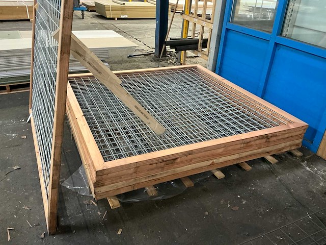 Douglas betonijzer trellis in kader hek 180x180 cm (6x) - afbeelding 4 van  5