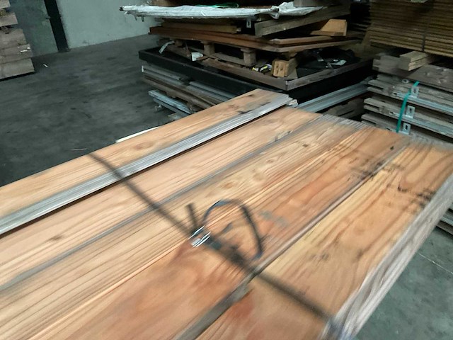 Douglas blokhut profiel plank 149x28 cm (16x) - afbeelding 14 van  16