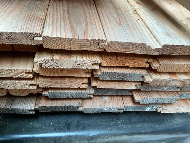 Douglas blokhutprofiel 28x140 mm - 500 cm (42x) - afbeelding 1 van  4