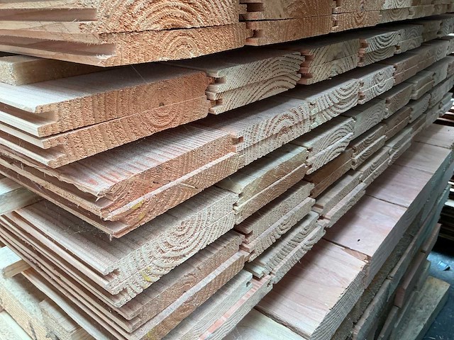 Douglas dakbeschot 18x140 mm - 500 cm (80x) - afbeelding 1 van  4