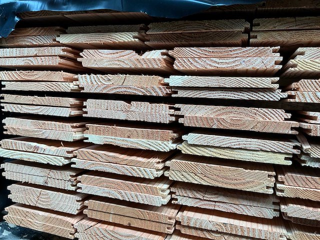 Douglas dakbeschot 18x190 mm - 500 cm (100x) - afbeelding 1 van  3