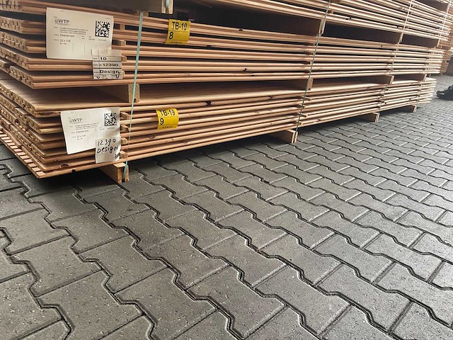 Douglas design- triple- deens profiel 4000x142x18mm (80x) - afbeelding 4 van  4