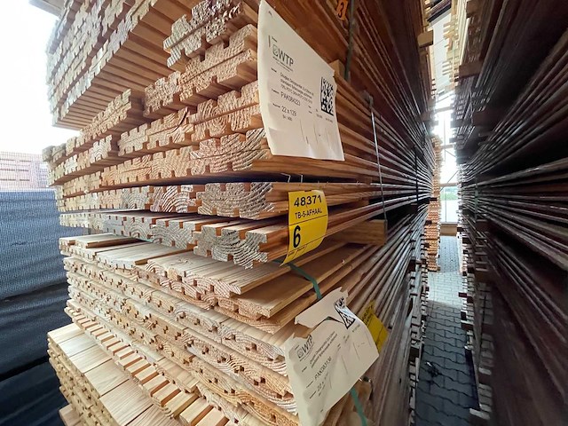 Douglas design- triple- deens profiel 4000x142x22mm (84x) - afbeelding 4 van  4
