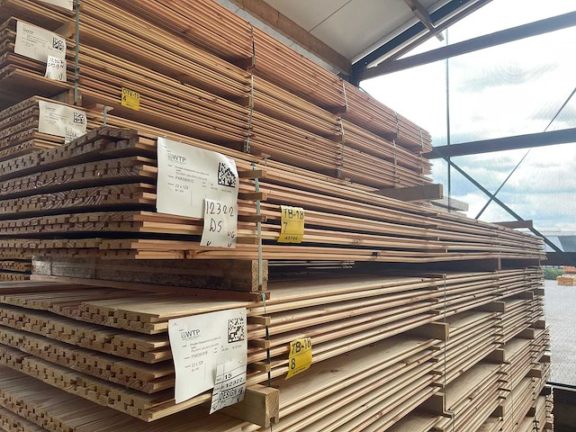 Douglas design- triple- deens profiel 5000x142x18mm (80x) - afbeelding 1 van  1