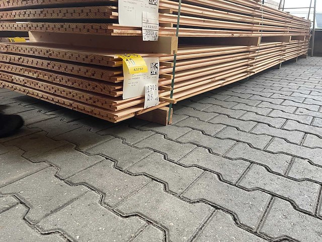 Douglas design- triple- deens profiel 5000x142x22mm (80x) - afbeelding 4 van  4