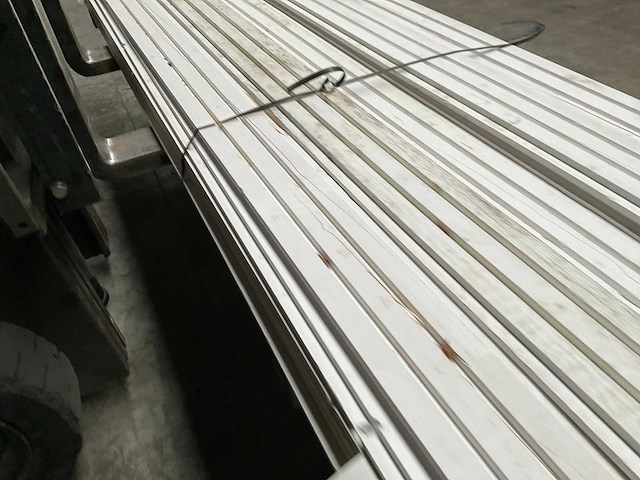 Douglas dubbel rhombusprofiel wit 300x14,5x2,1 cm (23x) - afbeelding 2 van  14