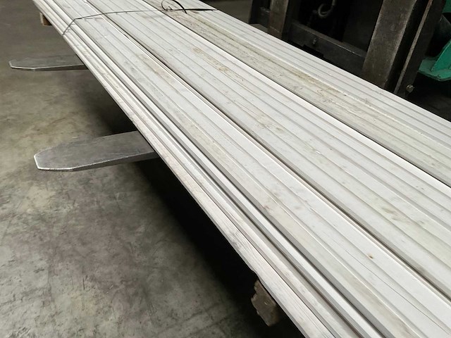 Douglas dubbel rhombusprofiel wit 300x14,5x2,1 cm (23x) - afbeelding 8 van  14