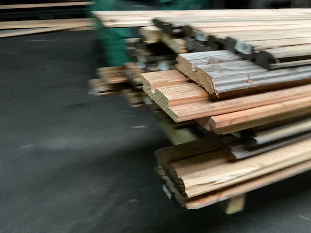 Douglas dubbel rhombusprofielplank 300x14,5x2,8 cm (50x) - afbeelding 11 van  15