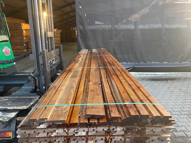 Douglas dubbele rhombus 5000x137x25mm (81x) - afbeelding 1 van  3