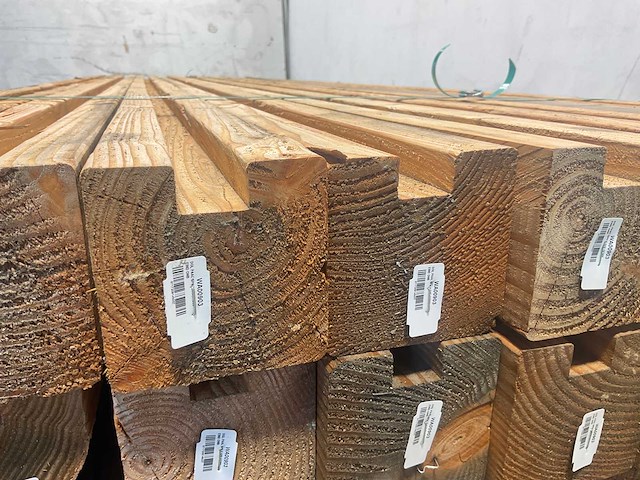 Douglas eindpaal met sponning 300x9,5x9,5 cm (30x) - afbeelding 3 van  3