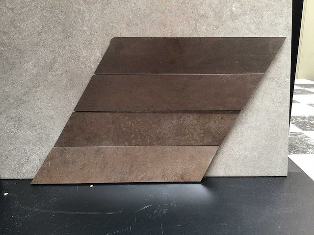 Douglas en jones metal corten mat vloertegel 29x34 cm 16,57 m² - afbeelding 1 van  3
