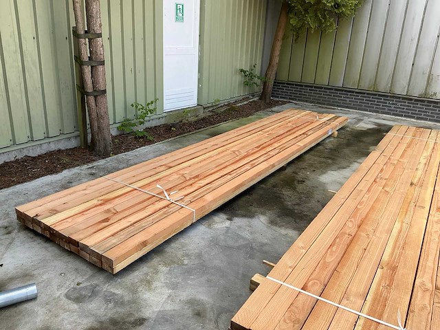 Douglas fijn bezaagd 100x50x5000 mm (20x) - afbeelding 3 van  7
