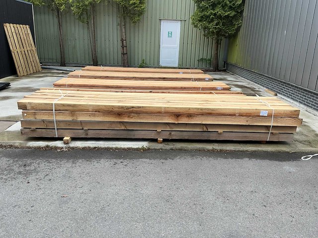 Douglas fijn bezaagd 120x120x4000 mm (28x) - afbeelding 2 van  3