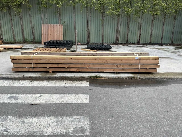 Douglas fijn bezaagd 120x120x5000 mm (26x) - afbeelding 2 van  7