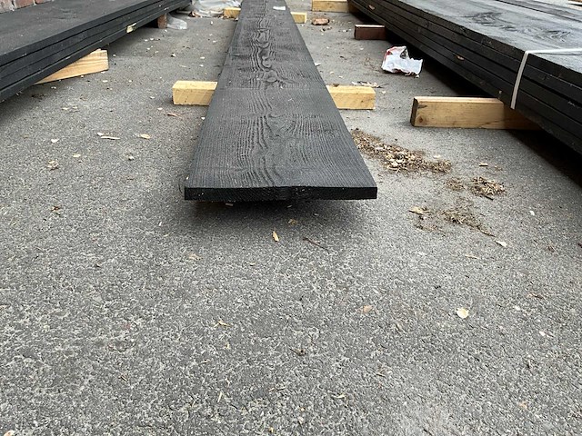 Douglas fijn bezaagd plank 3150x300x25 mm - afbeelding 2 van  3