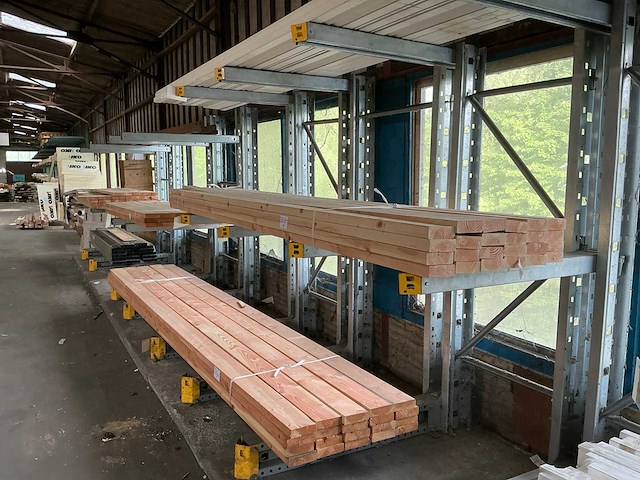 Douglas geschaafd 44x120x4000 mm (24x) - afbeelding 1 van  8