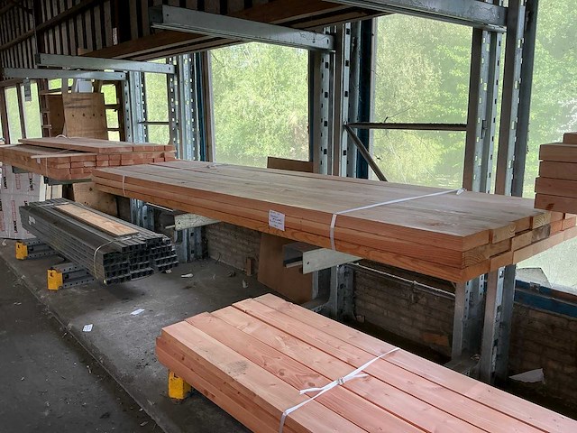 Douglas geschaafd 45x145x3000 mm (18x) - afbeelding 1 van  7
