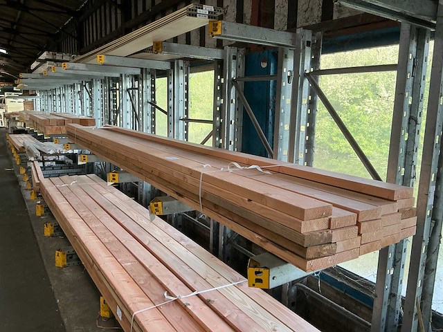 Douglas geschaafd houten plank 44x144x5000 mm (22x) - afbeelding 1 van  8