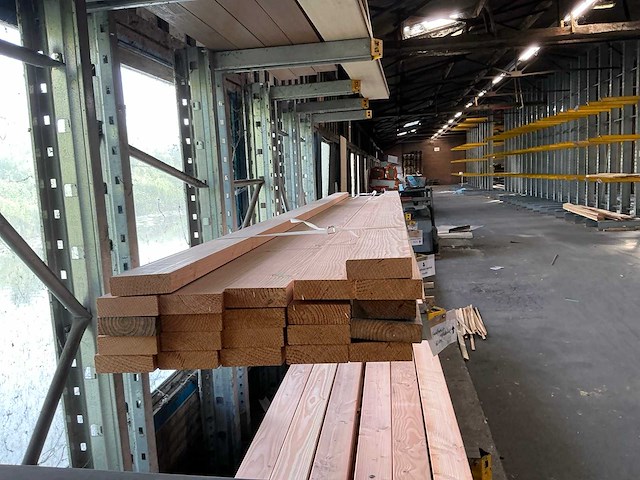 Douglas geschaafd houten plank 44x144x5000 mm (22x) - afbeelding 4 van  8