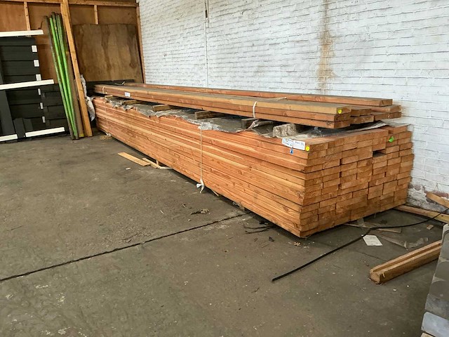 Douglas geschuurd houten plank 45x160x6000 mm (96x) - afbeelding 1 van  4