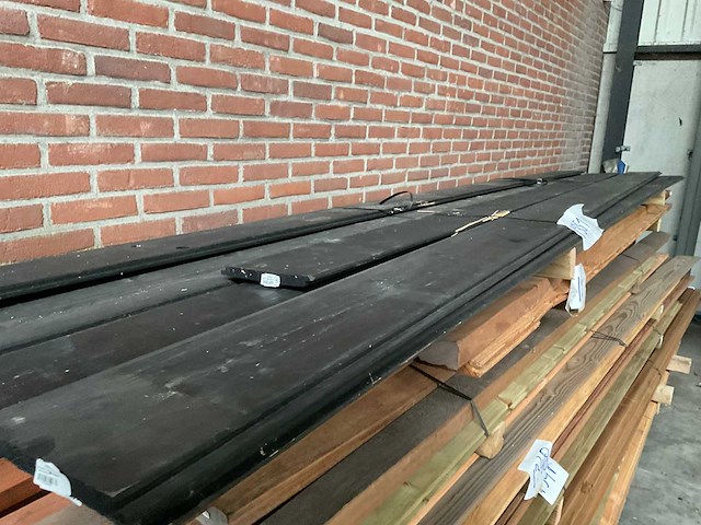 Douglas halfhouts rabat gezwart - 400x19x1,8 cm (7x) - afbeelding 1 van  2