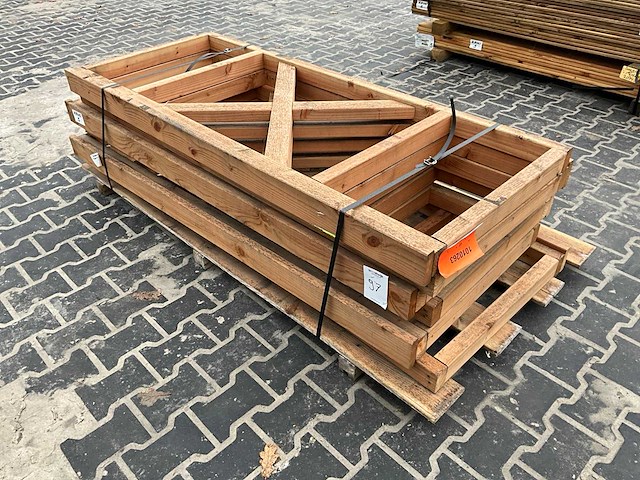 Douglas hekwerk met kruis 178.5x73 cm (5x) - afbeelding 1 van  5