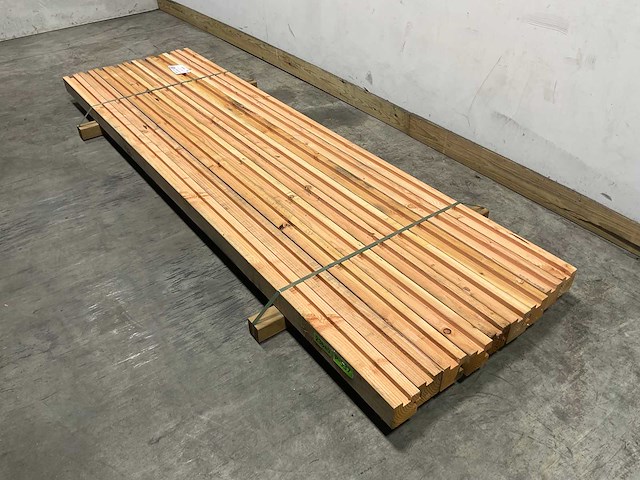 Douglas hoekpaal met sponning 300x9,5x9,5 cm (9x) - afbeelding 1 van  9