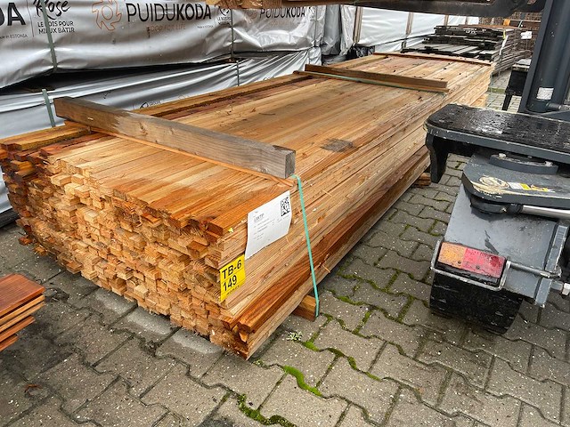 Douglas latten fijnbezaagd 4000x45x25mm (385x) - afbeelding 2 van  3