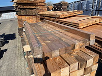 Douglas palen geschaafd 2500x90x90mm (12x) - afbeelding 1 van  3