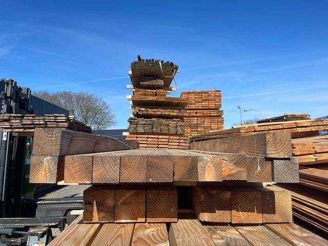 Douglas palen geschaafd 2500x90x90mm (12x) - afbeelding 3 van  3