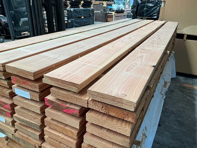Douglas plank 3 zijde geschaafd - 300 cm (60x) - afbeelding 1 van  6