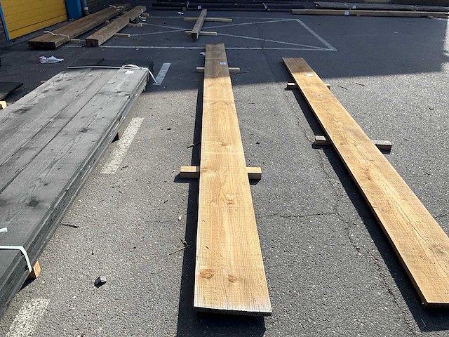 Douglas plank 5100x300x25 mm - afbeelding 1 van  3