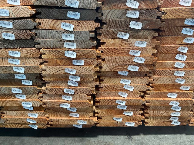 Douglas plank blokhutprofiel 300x19,5x2,8 cm (27x) - afbeelding 6 van  8