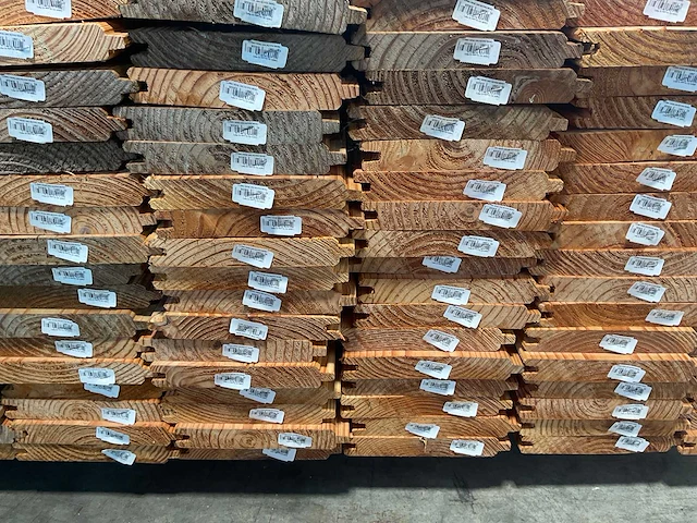 Douglas plank blokhutprofiel 300x19,5x2,8 cm (27x) - afbeelding 6 van  8