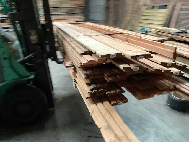 Douglas plank diverse maten 300-500cm (70x) - afbeelding 9 van  11