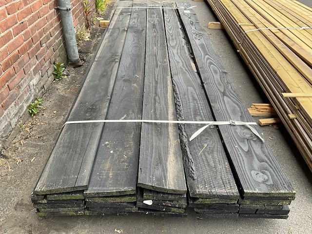 Douglas plank fijn bezaagd 20x200x3300 mm (27x) - afbeelding 1 van  4