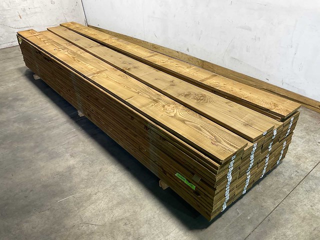 Douglas plank geschaafd/fijnbezaagd 400x24,5x2,8 cm (40x) - afbeelding 1 van  7