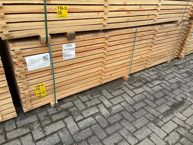 Douglas planken fijnbezaagd 3000x150x25mm (84x) - afbeelding 4 van  4