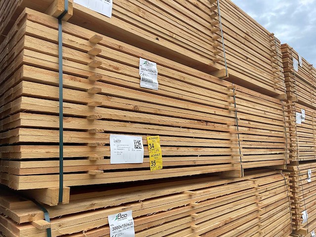 Douglas planken fijnbezaagd 3000x150x25mm (84x) - afbeelding 4 van  4