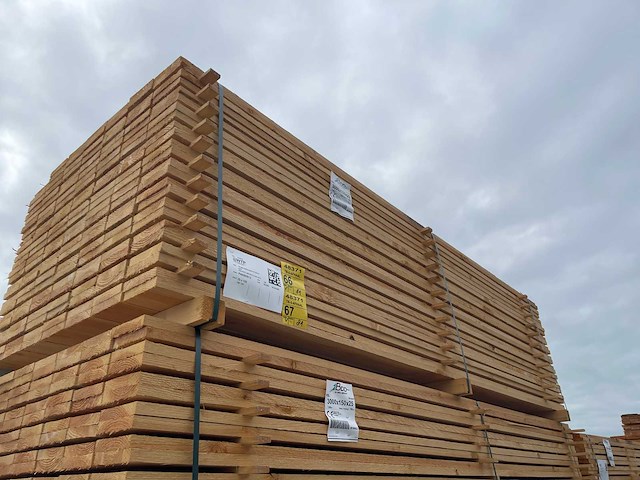 Douglas planken fijnbezaagd 3000x150x25mm (84x) - afbeelding 4 van  4