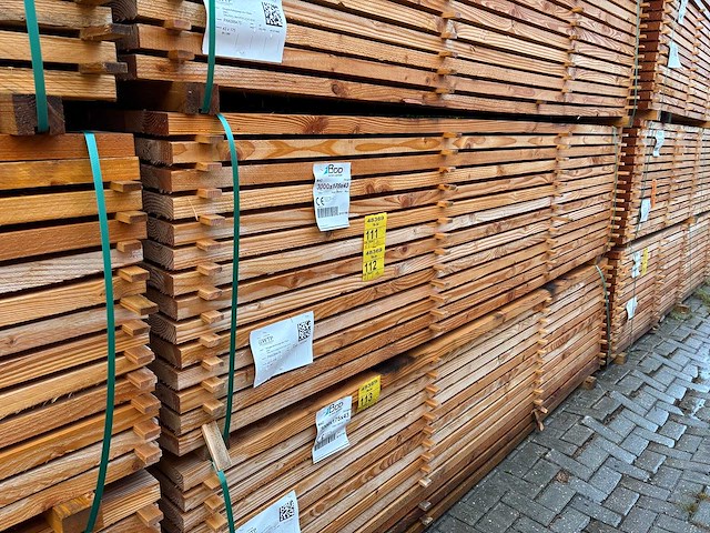 Douglas planken fijnbezaagd 3000x175x43mm (42x) - afbeelding 4 van  4