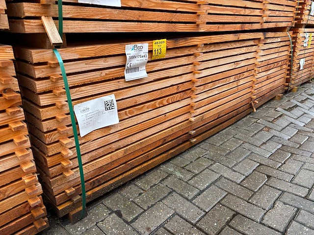 Douglas planken fijnbezaagd 3000x175x43mm (84x) - afbeelding 3 van  3