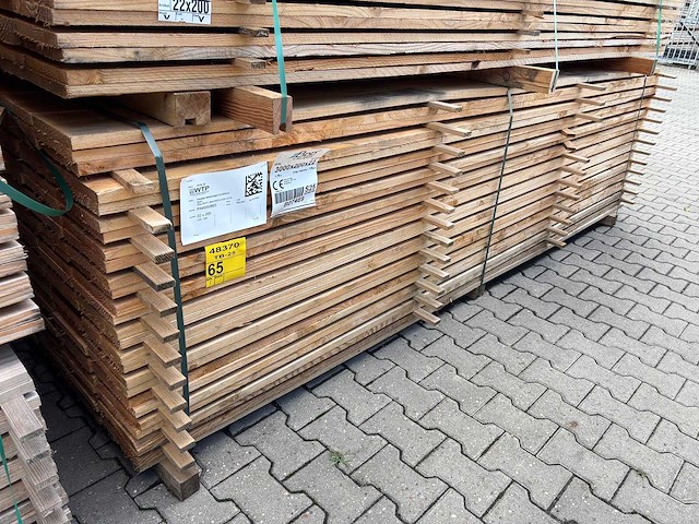Douglas planken fijnbezaagd 3000x200x22mm (135x) - afbeelding 4 van  4