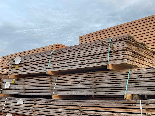 Douglas planken fijnbezaagd 3000x200x22mm (66x) - afbeelding 4 van  4