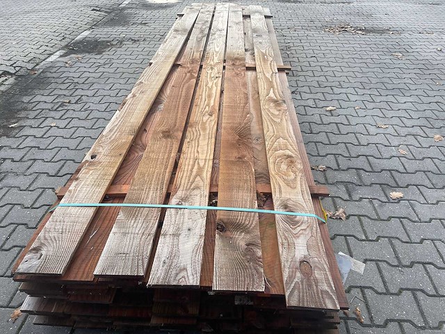 Douglas planken fijnbezaagd 4000x150x18mm (61x) - afbeelding 1 van  3
