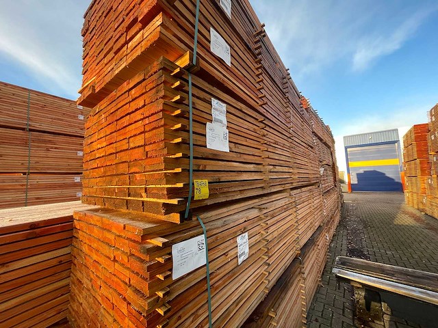 Douglas planken fijnbezaagd 4000x150x25mm (154x) - afbeelding 4 van  4