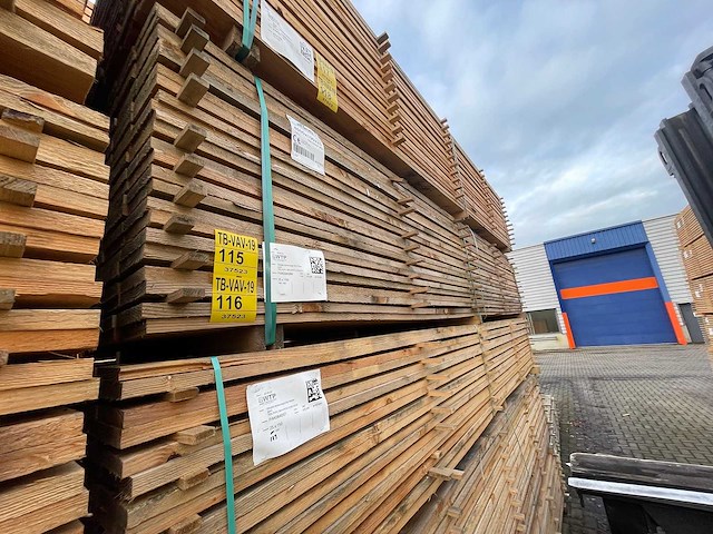 Douglas planken fijnbezaagd 4000x150x25mm (84x) - afbeelding 4 van  4