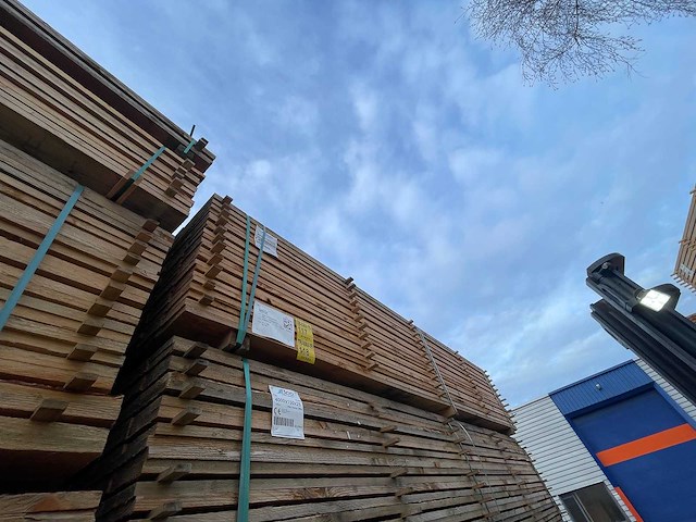 Douglas planken fijnbezaagd 4000x150x25mm (84x) - afbeelding 4 van  4