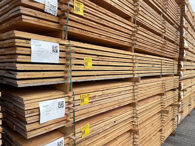 Douglas planken fijnbezaagd 4000x200x18mm (69x) - afbeelding 4 van  4
