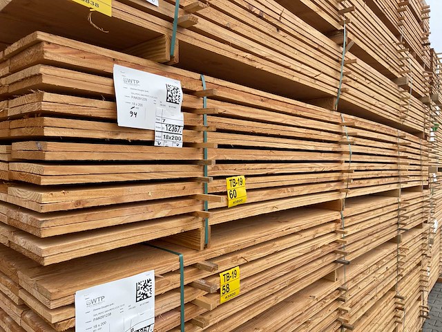 Douglas planken fijnbezaagd 4000x200x18mm (94x) - afbeelding 4 van  4